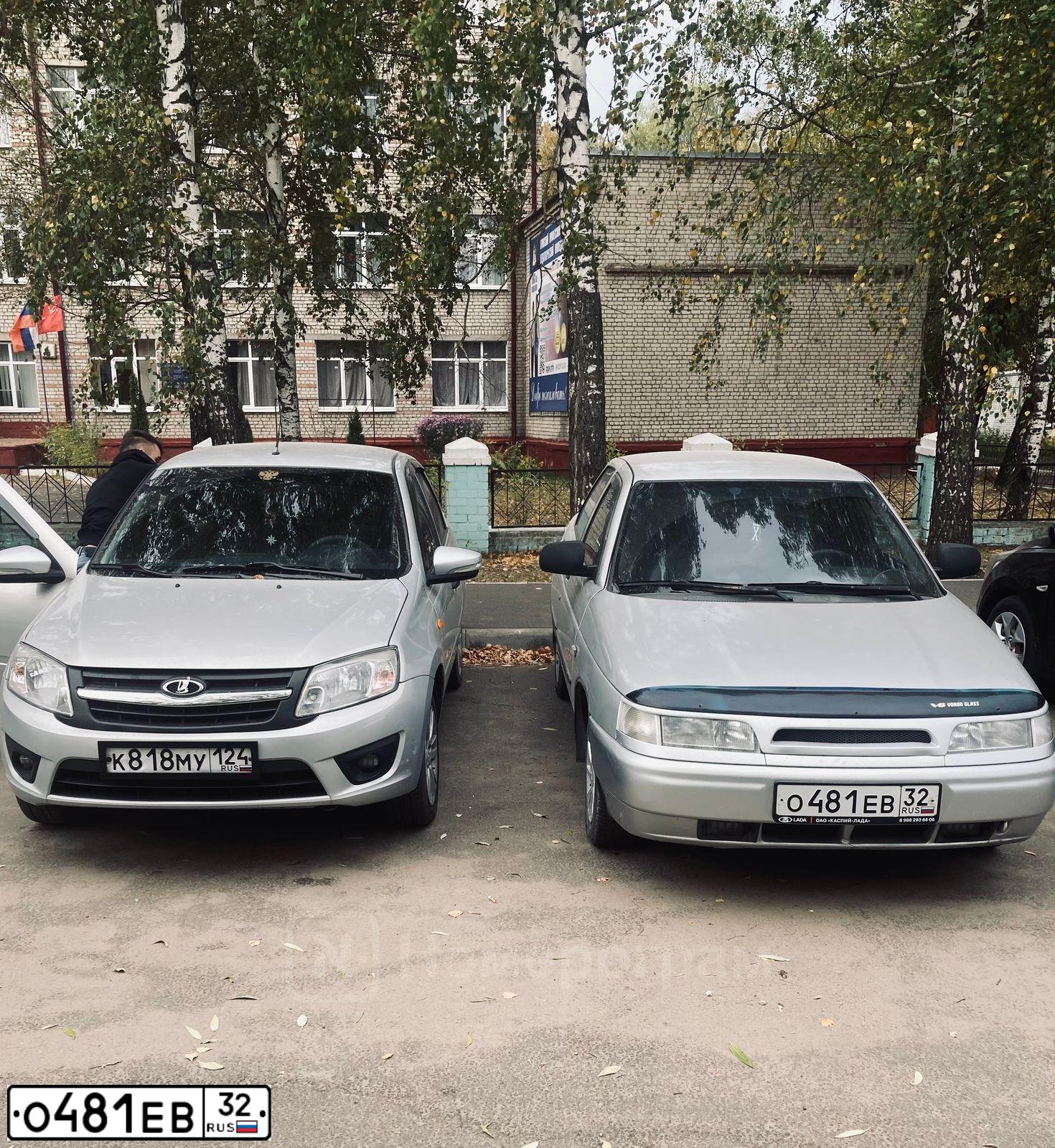 Фото автомобиля LADA 2110, 2004 — госномер О481ЕВ32. Цвет: СВЕТЛО-СЕРЕБРИСТЫЙ МЕТАЛЛ