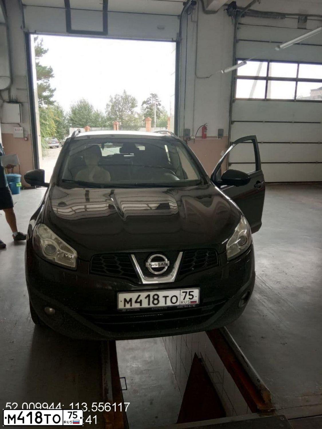 Фото автомобиля NISSAN QASHQAI, 2012 — госномер М418ТО75. Цвет: ЧЕРНЫЙ