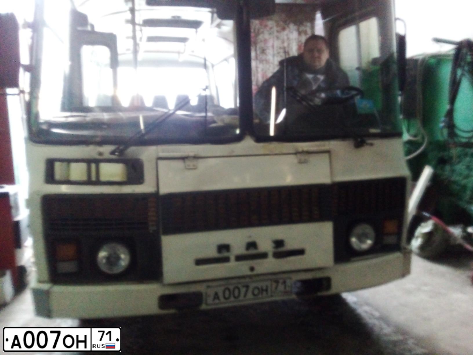 Фото автомобиля PAZ 3205, 1997 — госномер А007ОН71. Цвет: БЕЛО-ЗЕЛЕНЫЙ