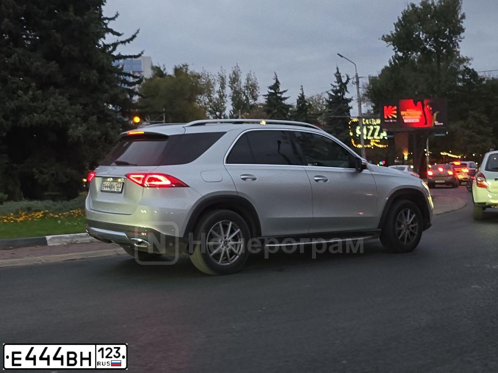 Фото автомобиля AUDI A5, 2015 — госномер Е500ОВ193. Цвет: Белый