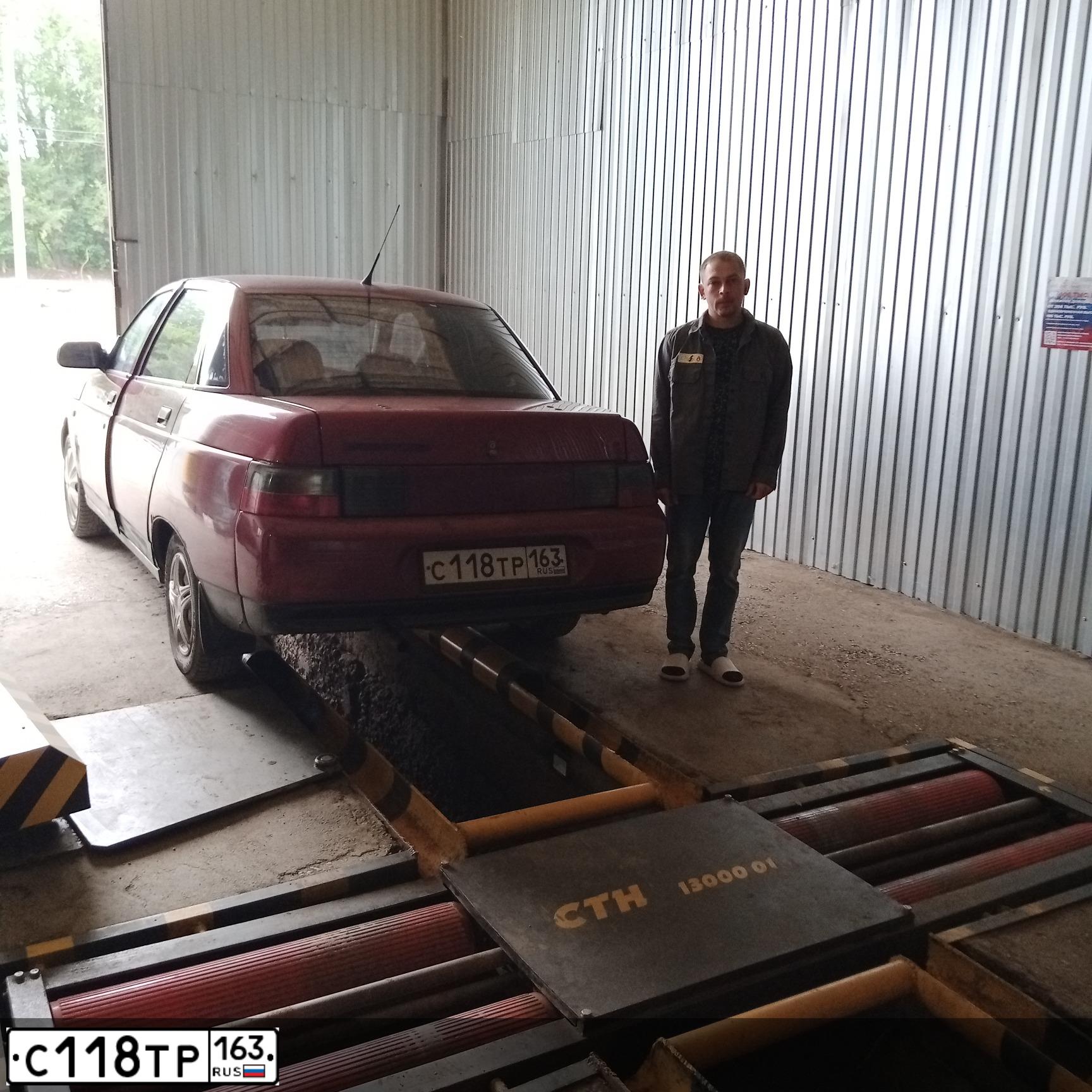 Фото автомобиля LADA 2110, 2001 — госномер С118ТР163. Цвет: СЕРЕБРИСТО-ЯРКО-КРАСНЫЙ