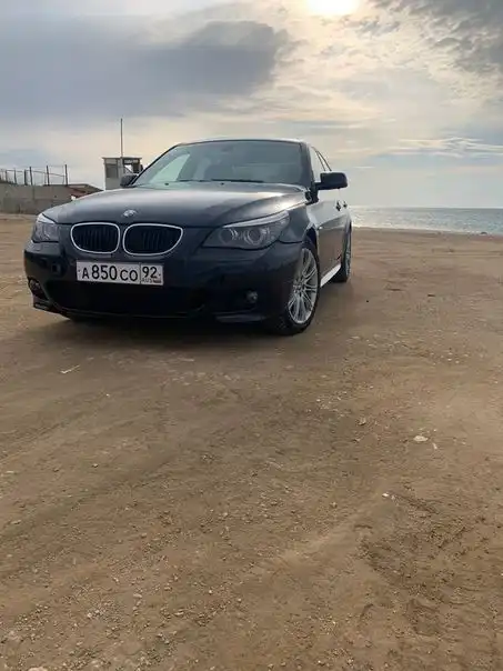 Фото автомобиля BMW SERIE 5, 2007 — госномер А924КЕ178. Цвет: ЧЕРНЫЙ