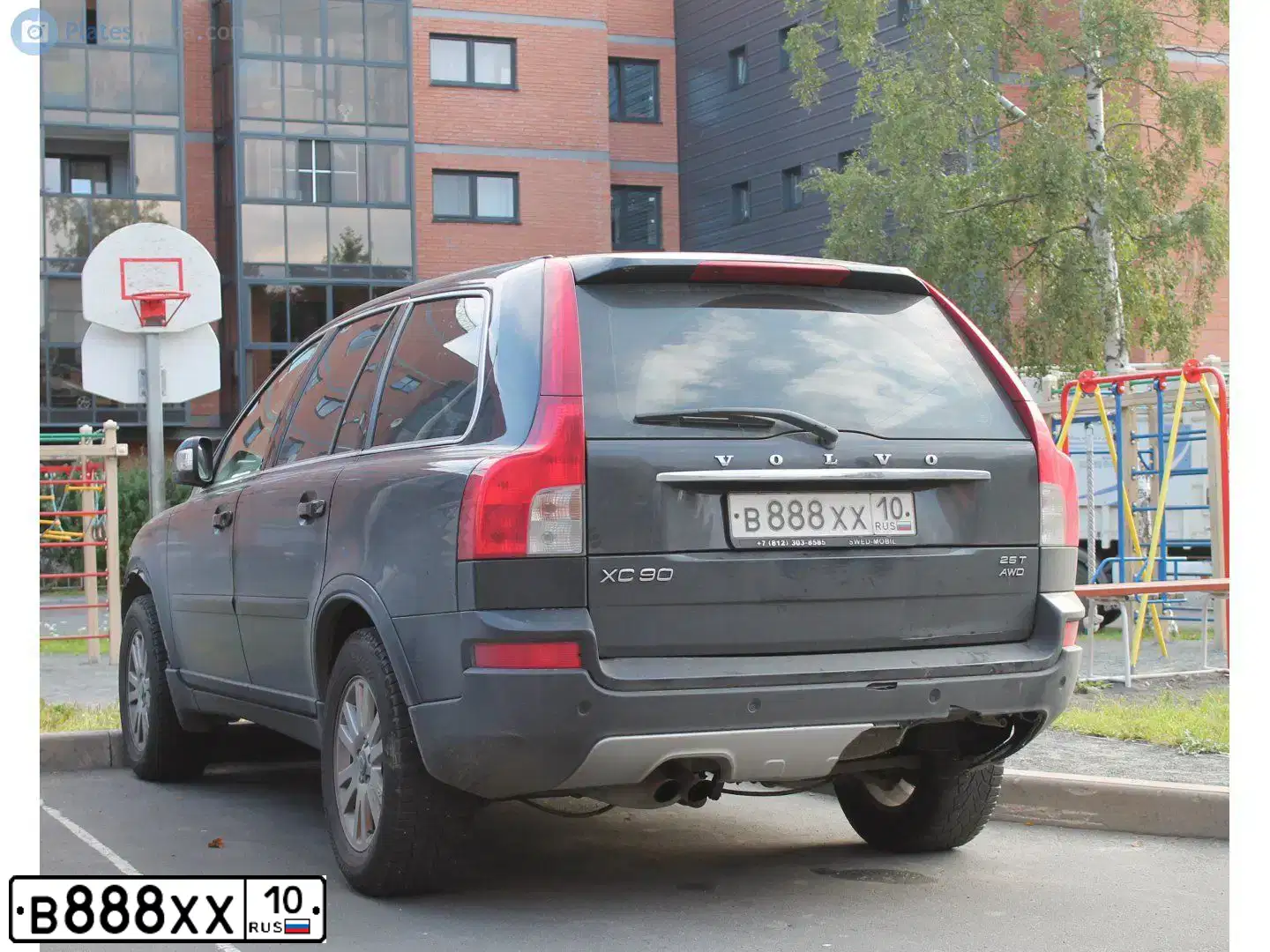 Фото автомобиля VOLVO XC90, 2010 — госномер В888ХХ10. Цвет: ЧЕРНЫЙ