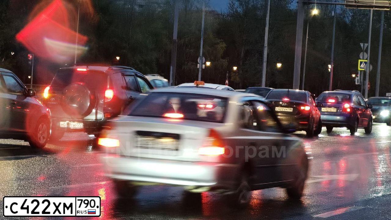 Фото автомобиля HYUNDAI SOLARIS, 2017 — госномер С422ХМ790. Цвет: ЧЕРНЫЙ