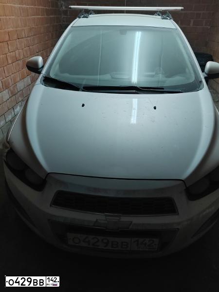 Фото автомобиля CHEVROLET AVEO, 2012 — госномер О429ВВ142. Цвет: Серебристый