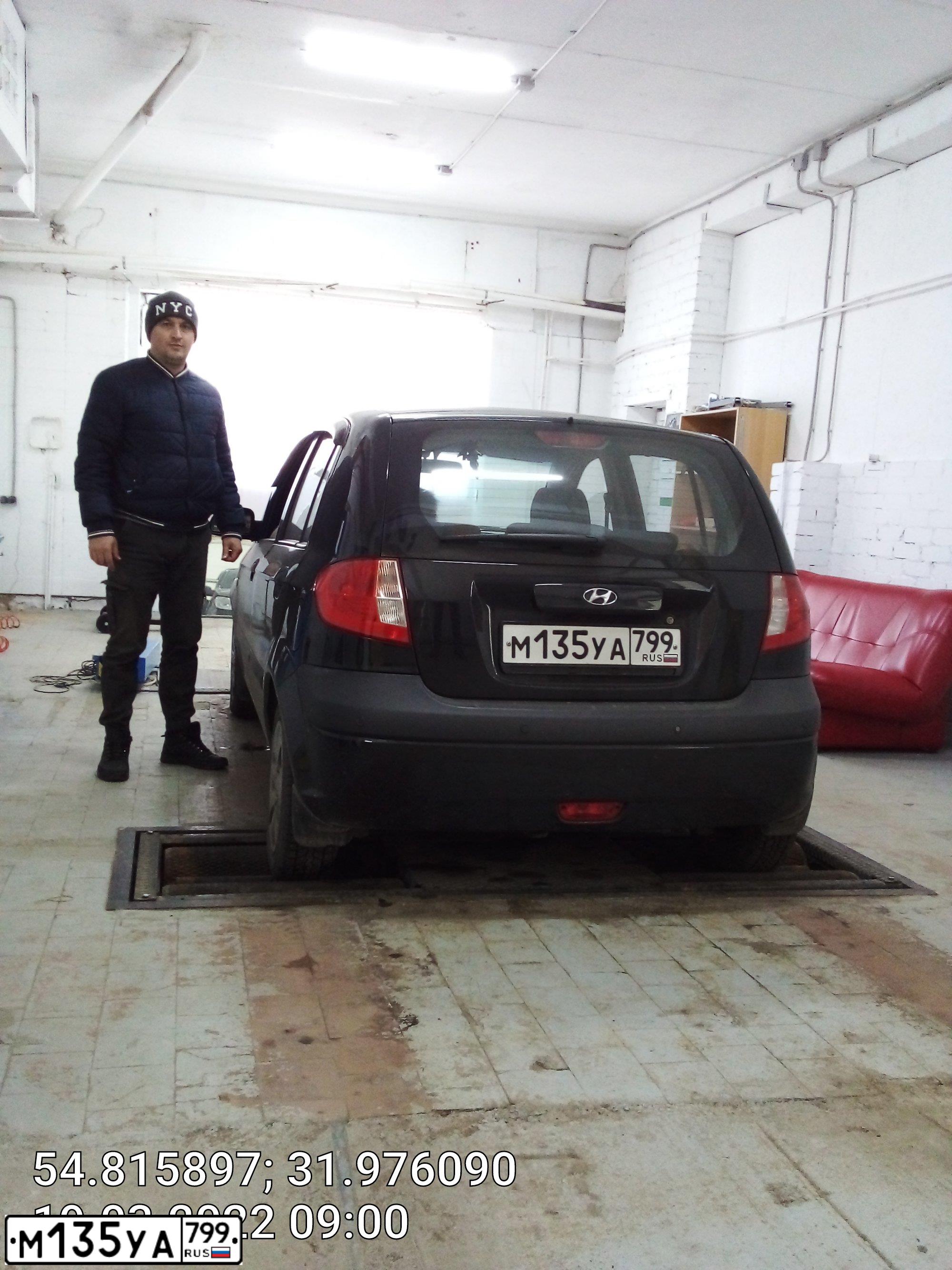 Фото автомобиля HYUNDAI GETZ, 2009 — госномер М135УА799. Цвет: ЧЕРНЫЙ