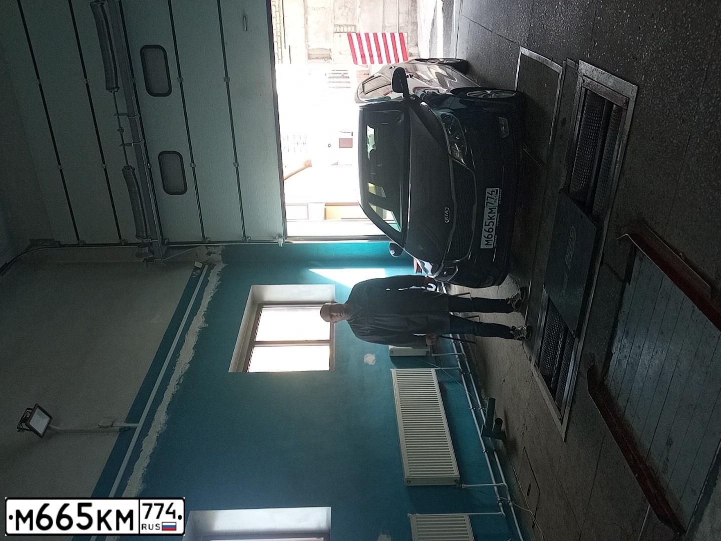 Фото автомобиля KIA RIO, 2017 — госномер М665КМ774. Цвет: ЧЕРНЫЙ