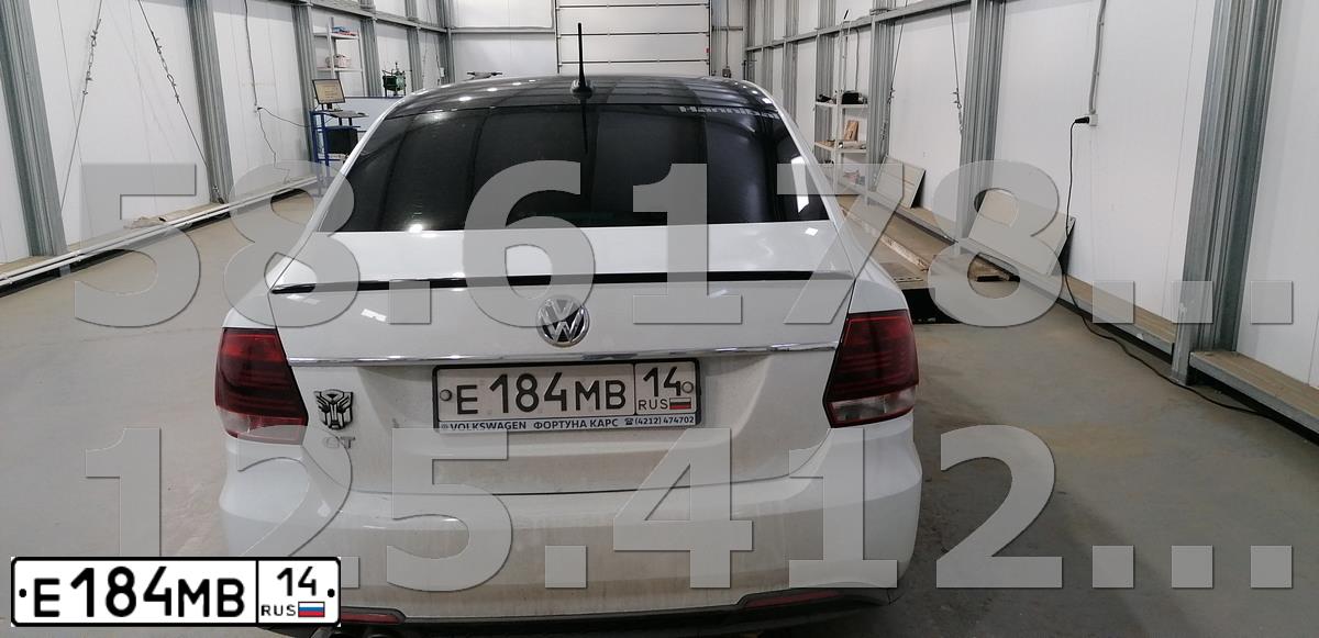 Фото автомобиля VOLKSWAGEN POLO, 2017 — госномер Е184МВ14. Цвет: Белый