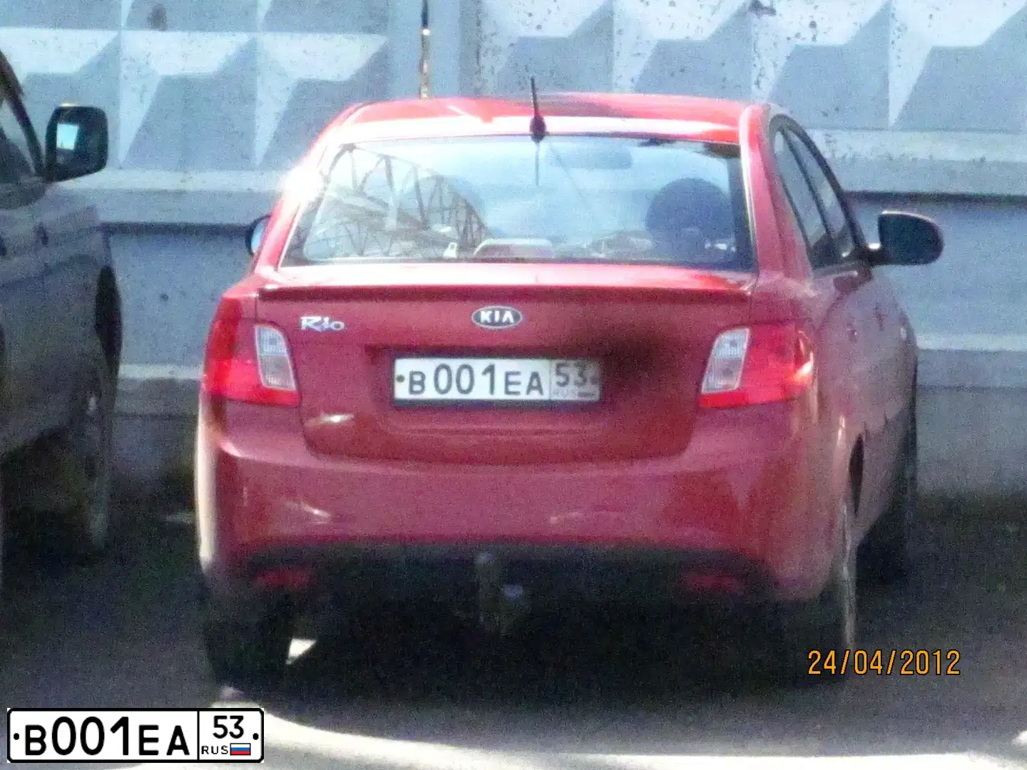 Фото автомобиля KIA RIO, 2011 — госномер Н784АС136. Цвет: КРАСНЫЙ