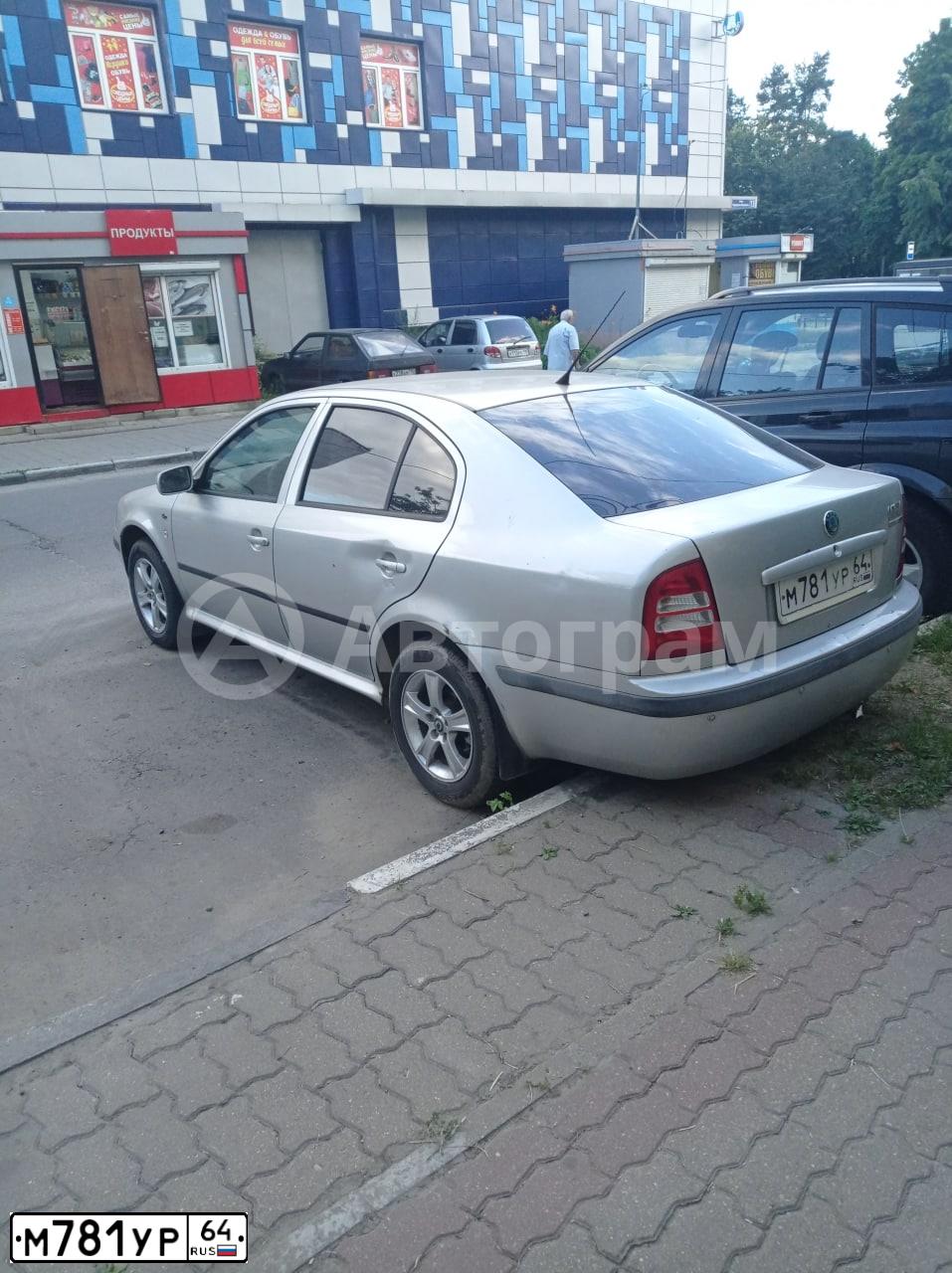 Фото автомобиля LADA 2106, 2001 — госномер М781УР64. Цвет: СИНЕ ЗЕЛЕНЫЙ
