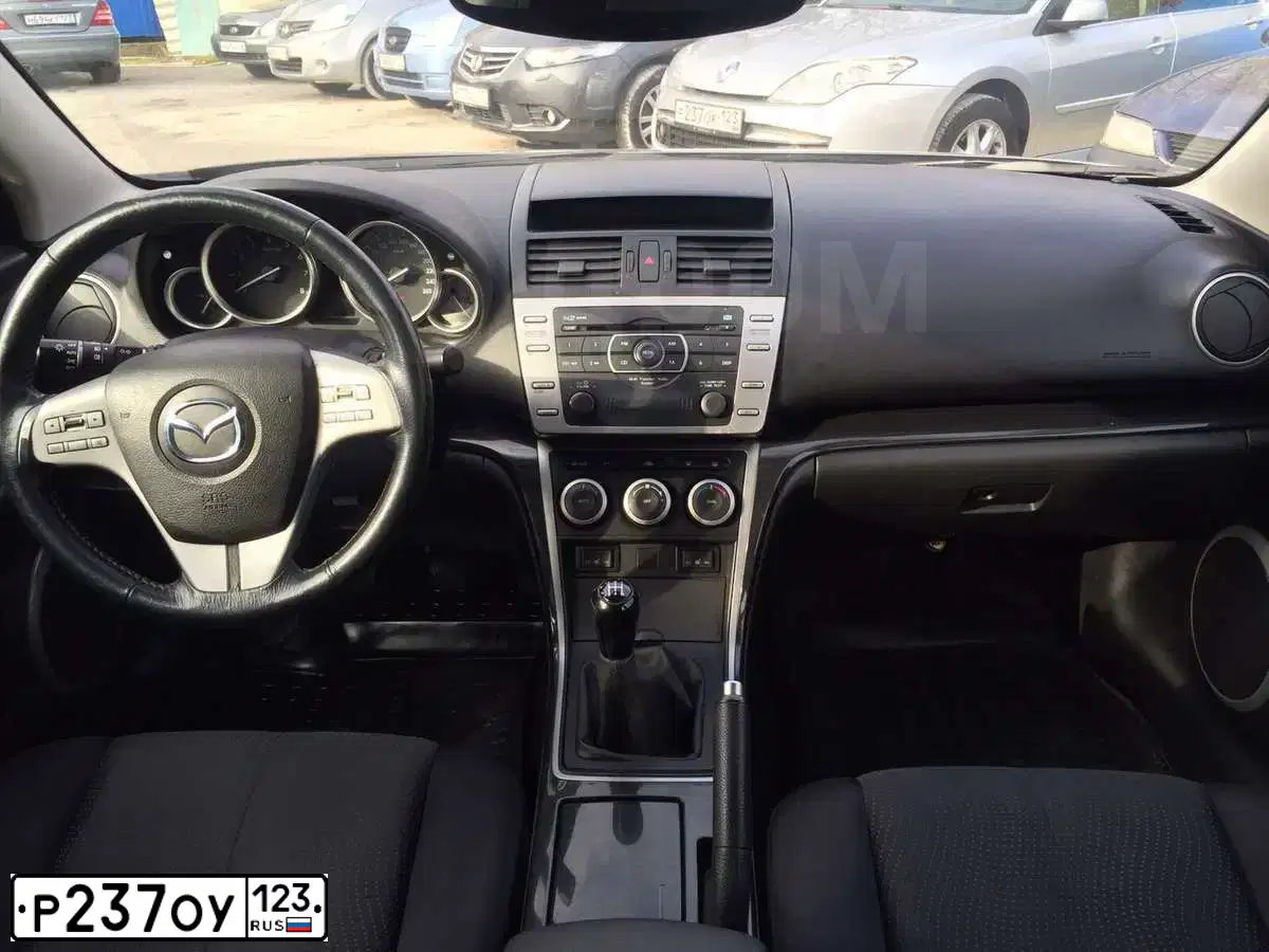 Фото автомобиля VOLKSWAGEN JETTA, 2015 — госномер Р237ОУ123. Цвет: БЕЛЫЙ