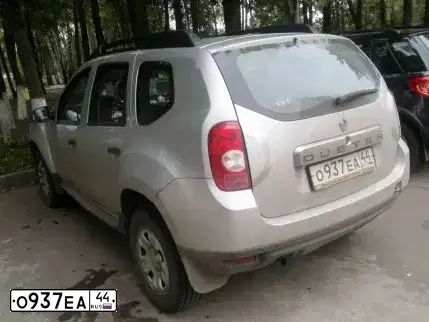 Фото автомобиля RENAULT DUSTER, 2015 — госномер А604УК51. Цвет: СВЕТЛО-СЕРЫЙ