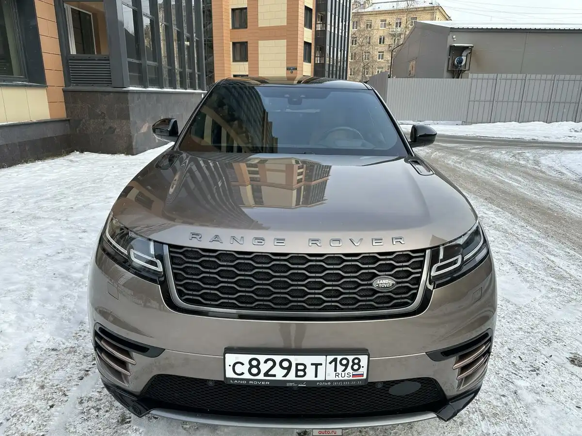 Фото автомобиля LANDROVER RANGE ROVER VELAR, 2017 — госномер С444СР750. Цвет: Коричневый
