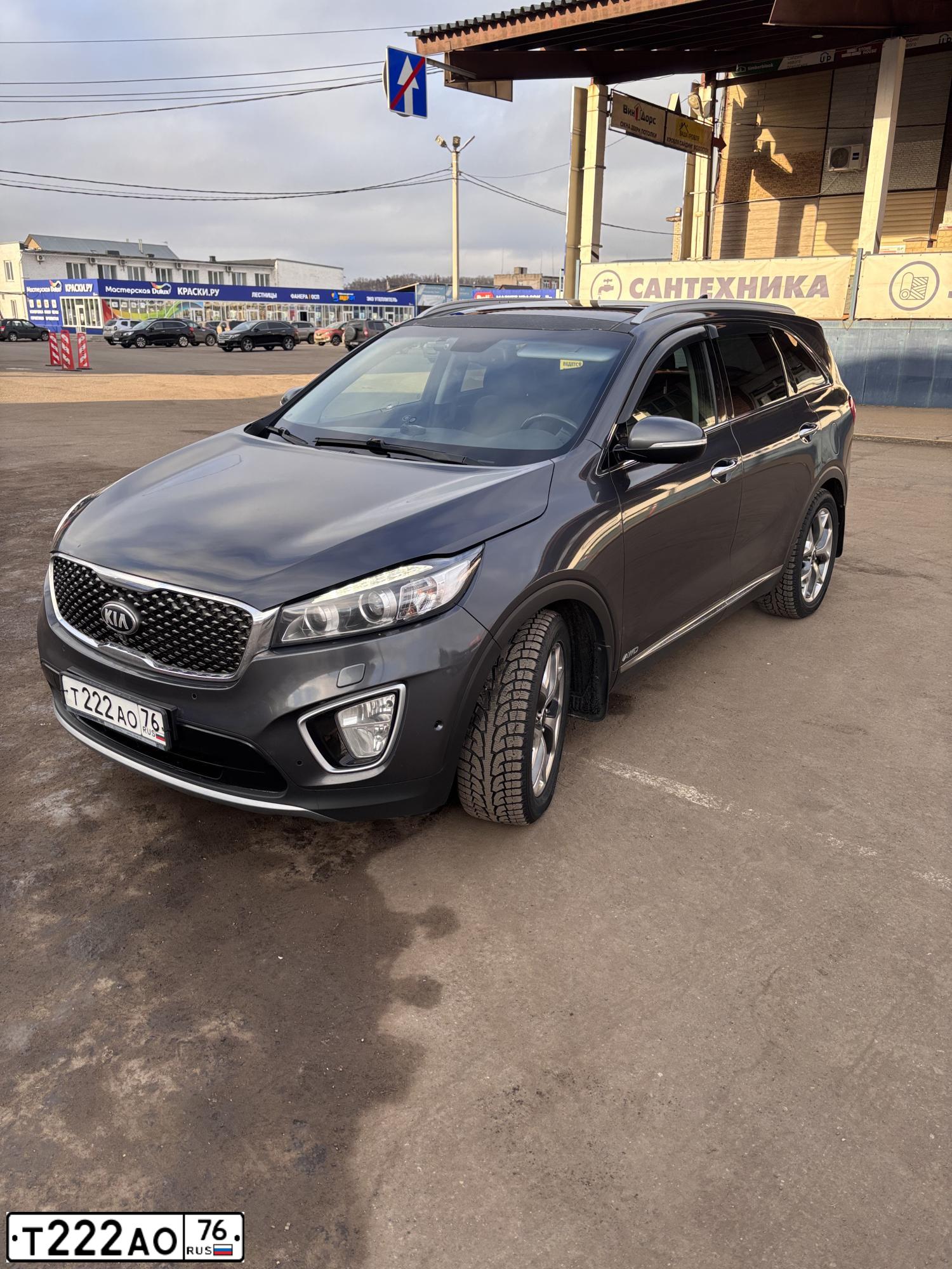 Фото автомобиля KIA SORENTO, 2010 — госномер Т222АО76. Цвет: Белый