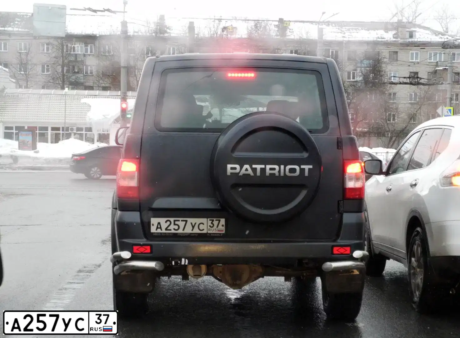 Фото автомобиля UAZ 3163 PATRIOT, 2017 — госномер У187КС152. Цвет: Темно-серый металлик
