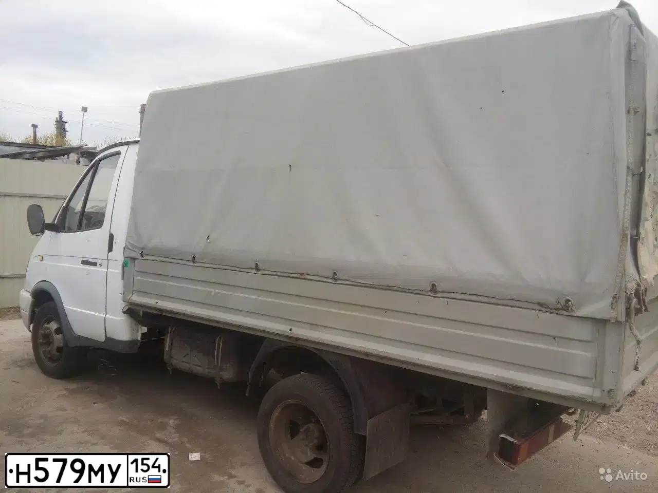 Фото автомобиля GAZ 3302, 2003 — госномер Р805КО48. Цвет: СНЕЖНО БЕЛЫЙ