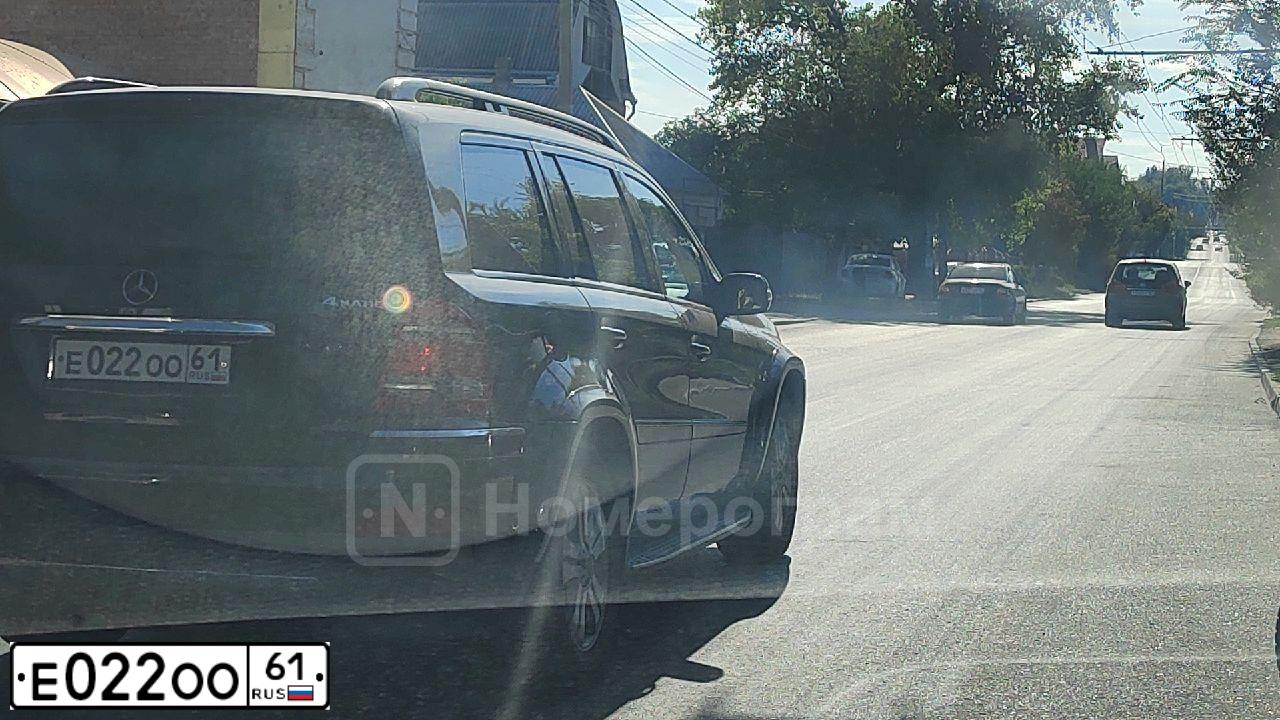 Фото автомобиля OPEL ASTRA, 2007 — госномер О272ОХ161. Цвет: Красный