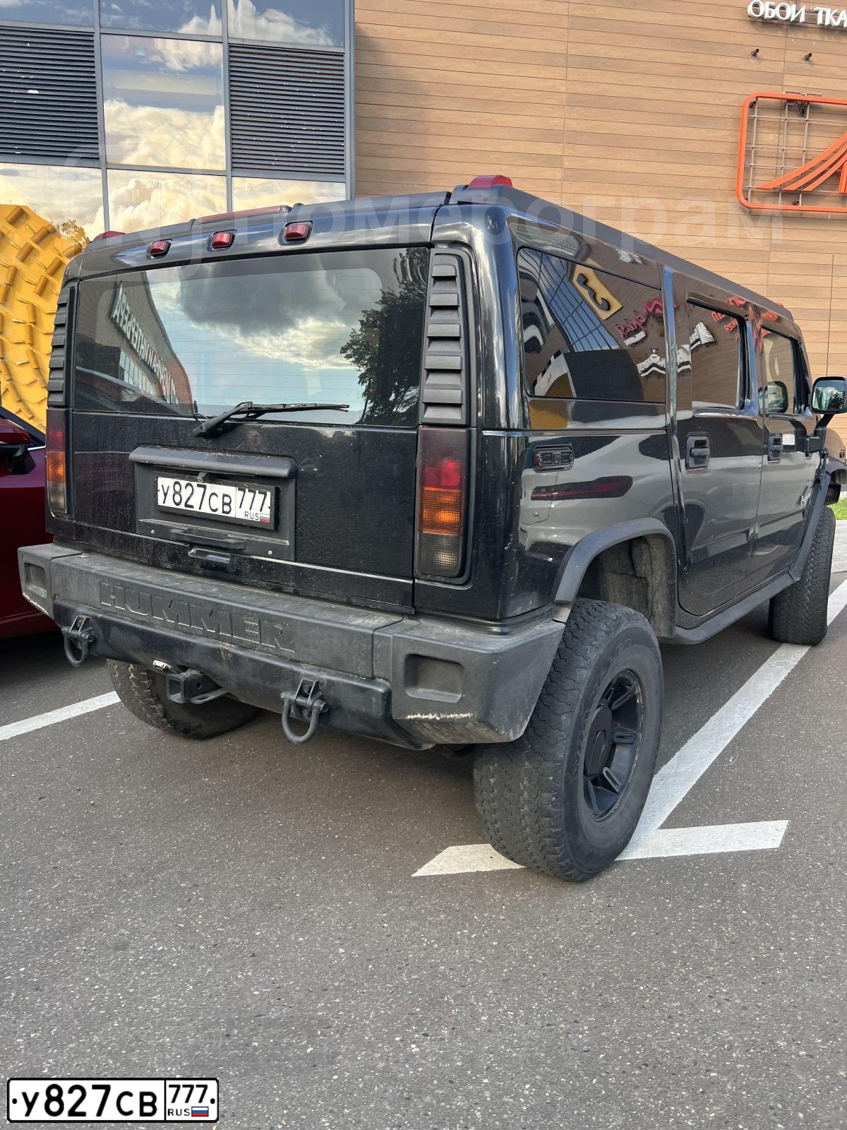 Фото автомобиля HUMMER H2, 2004 — госномер У827СВ777. Цвет: ЧЕРНЫЙ