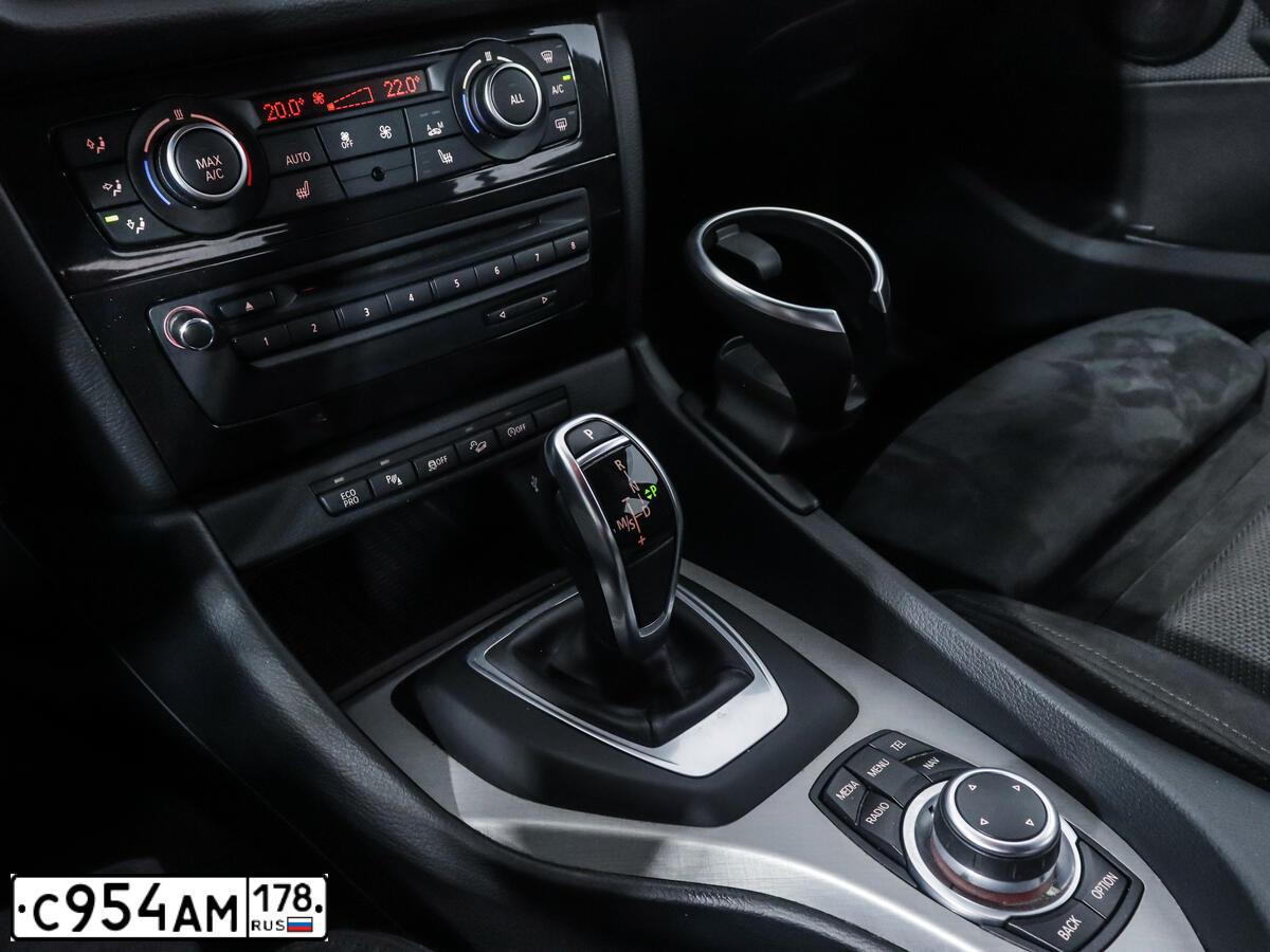 Фото автомобиля BMW X1, 2014 — госномер К742ВО147. Цвет: синий