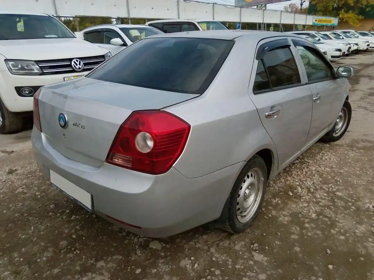 Фото автомобиля BMW 325I, 2005 — госномер В807АК250. Цвет: СЕРЫЙ