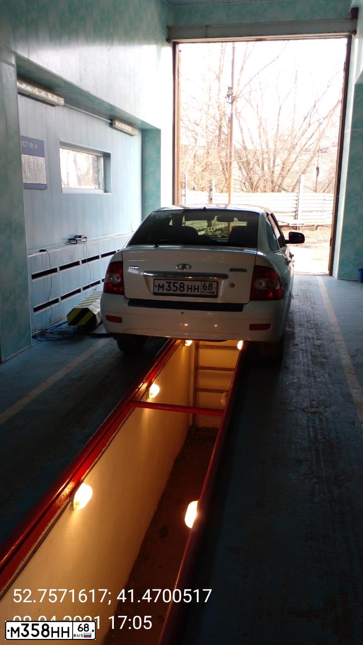 Фото автомобиля LADA 2172 PRIORA, 2010 — госномер М358НН68. Цвет: БЕЛЫЙ
