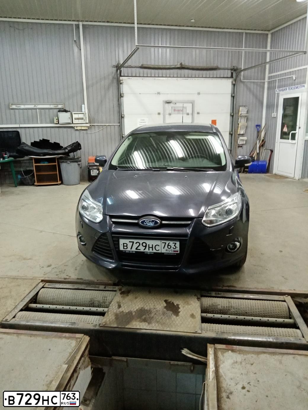 Фото автомобиля FORD FOCUS, 2012 — госномер В729НС763. Цвет: ТЕМНО-СЕРЫЙ
