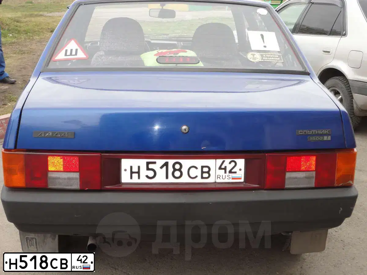 Фото автомобиля LADA 2109 SAMARA, 2002 — госномер У954КН19. Цвет: СЕРЕБРИСТЫЙ ЯРКО-СИНИЙ