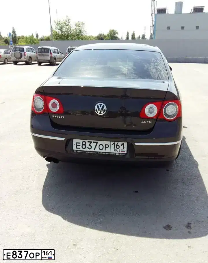 Фото автомобиля VOLKSWAGEN PASSAT, 2007 — госномер С050НК161. Цвет: Коричневый