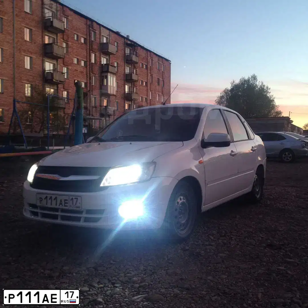 Фото автомобиля TOYOTA CAMRY, 2011 — госномер В457ЕУ17. Цвет: ЧЕРНЫЙ