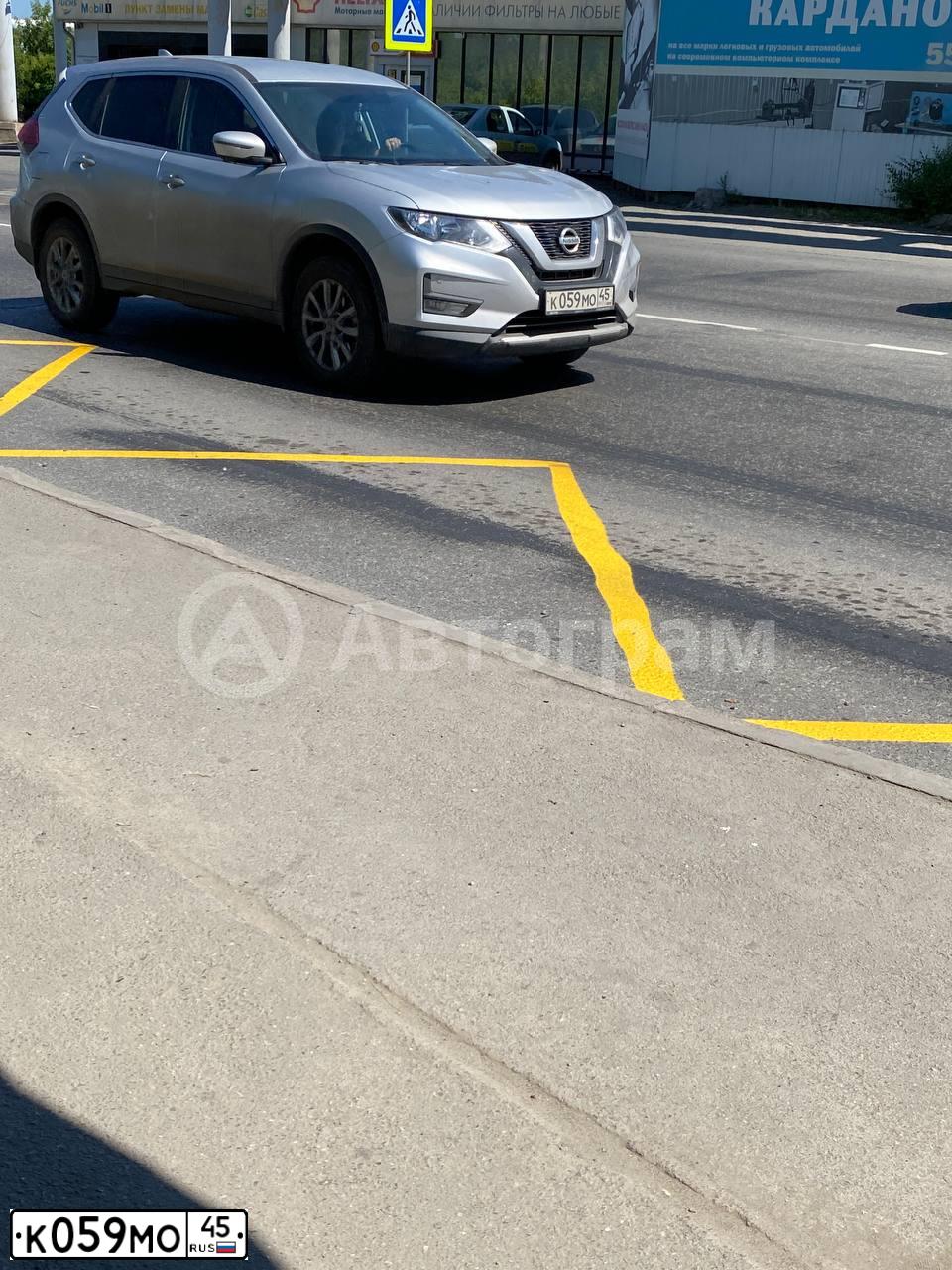 Фото автомобиля NISSAN X-TRAIL, 2020 — госномер К059МО45. Цвет: СЕРЕБРИСТЫЙ
