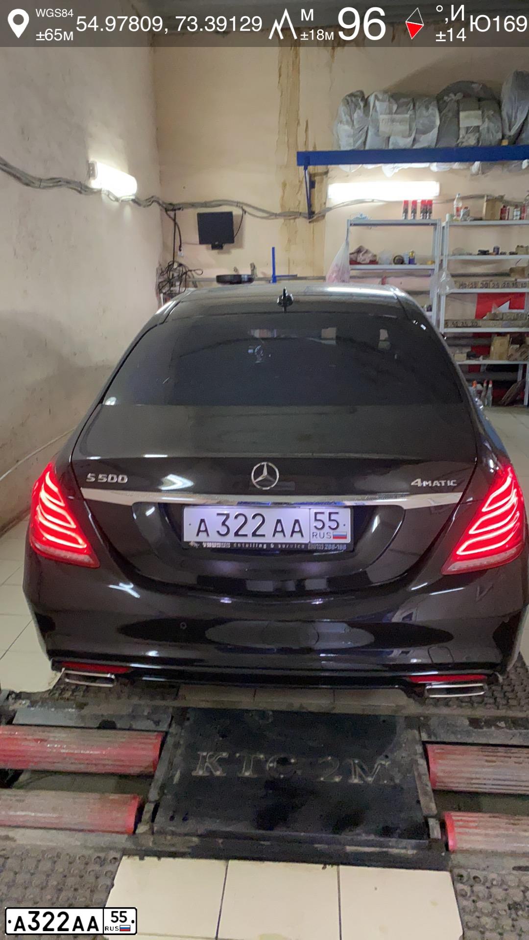 Фото автомобиля MERCEDES GL-KLASSE, 2013 — госномер Е717КХ154. Цвет: ЧЕРНЫЙ