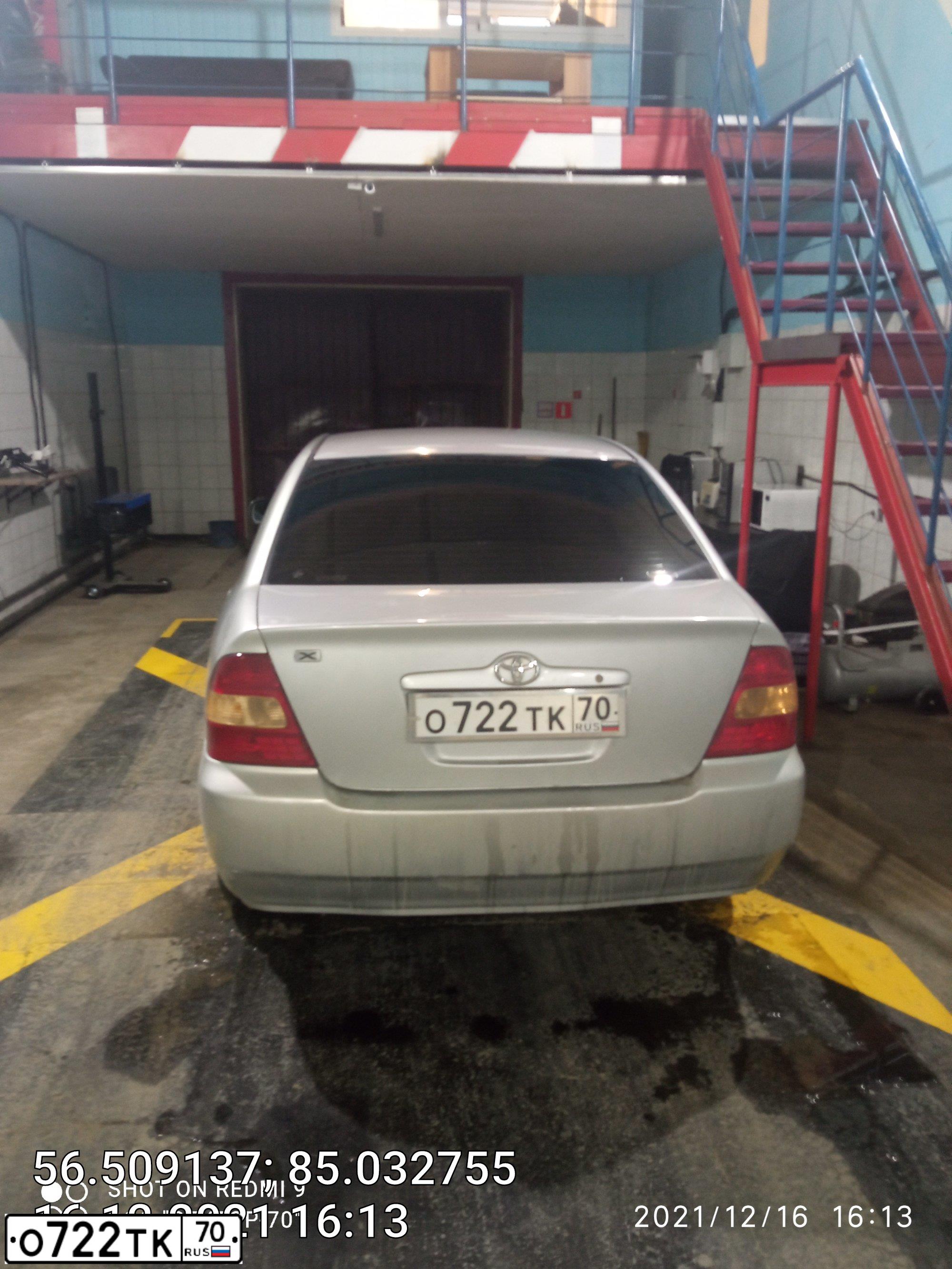 Фото автомобиля TOYOTA COROLLA, 2001 — госномер О722ТК70. Цвет: СЕРЫЙ