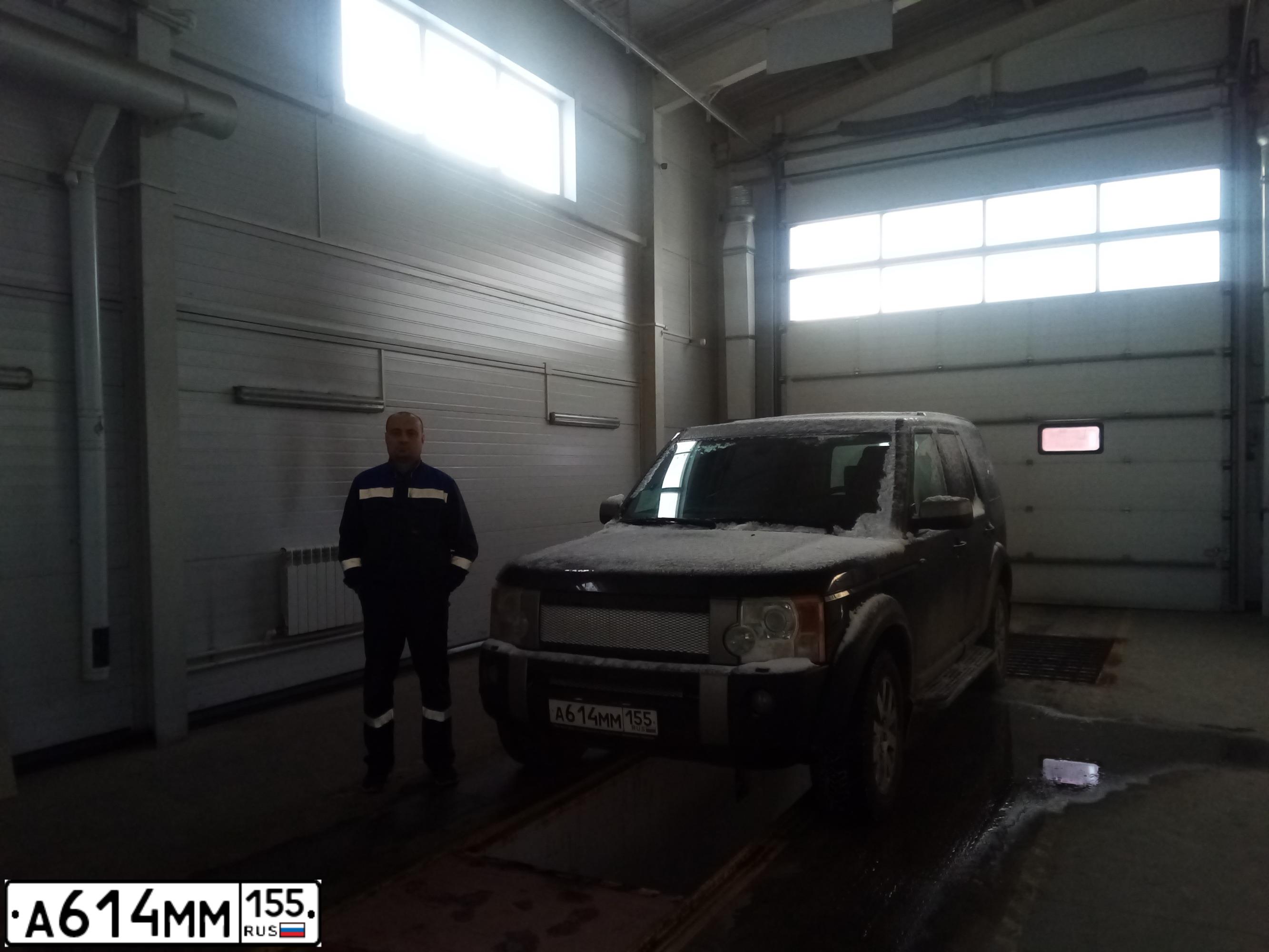 Фото автомобиля LANDROVER DISCOVERY, 2006 — госномер К900АХ31. Цвет: ЧЕРНЫЙ