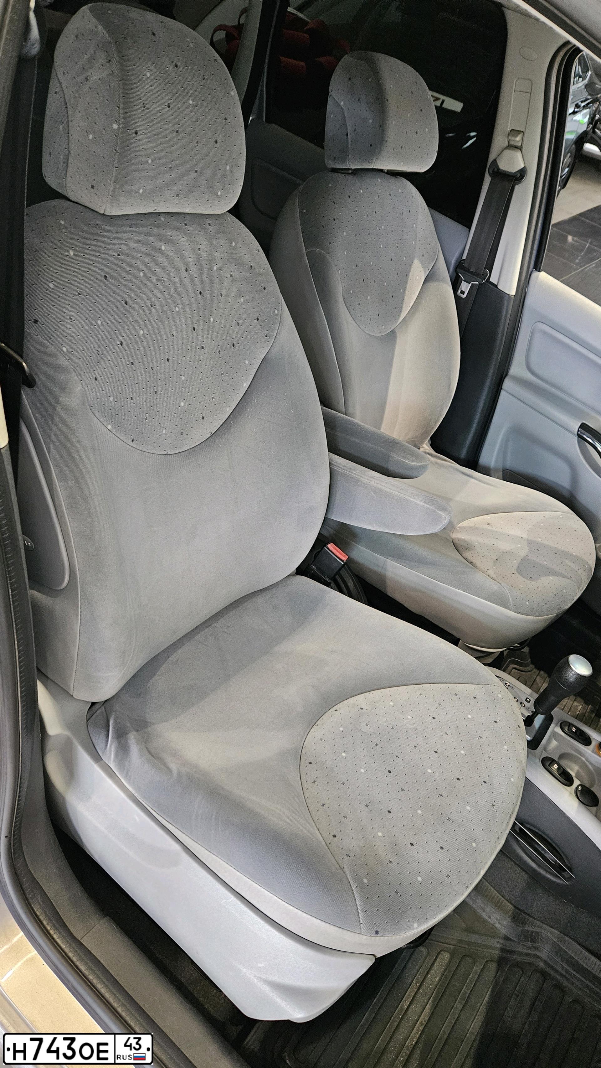 Фото автомобиля CITROEN C3, 2003 — госномер М742ЕН97. Цвет: СИРЕНЕВЫЙ