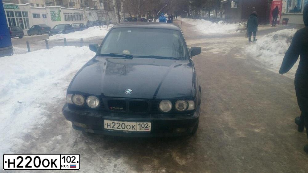 Фото автомобиля BMW W SERIE 5, 1991 — госномер К249КТ31. Цвет: ЗЕЛЕНЫЙ