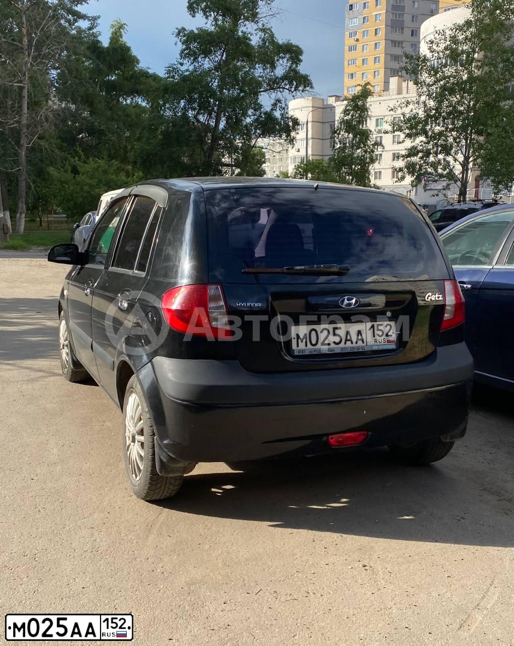 Фото автомобиля HYUNDAI GETZ, 2008 — госномер М025АА152. Цвет: ЧЕРНЫЙ