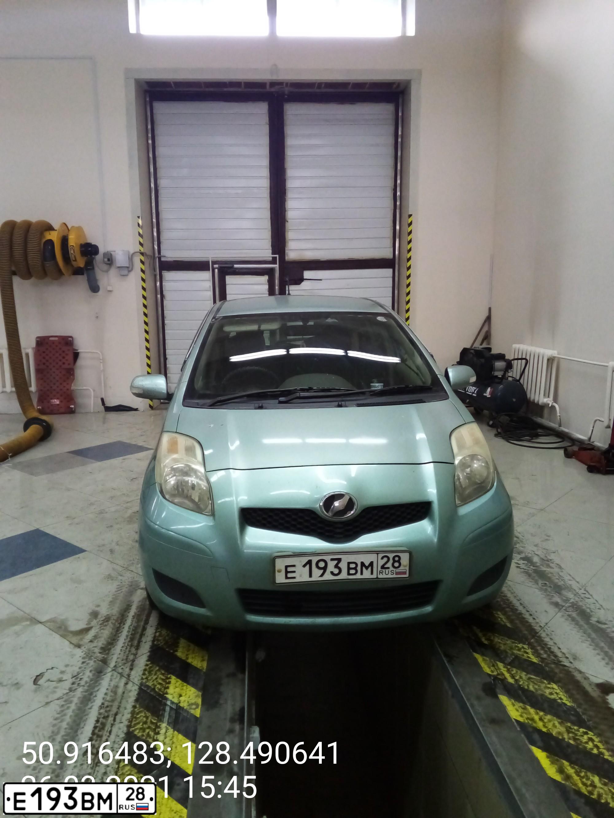 Фото автомобиля TOYOTA VITZ, 2007 — госномер Р645МТ75