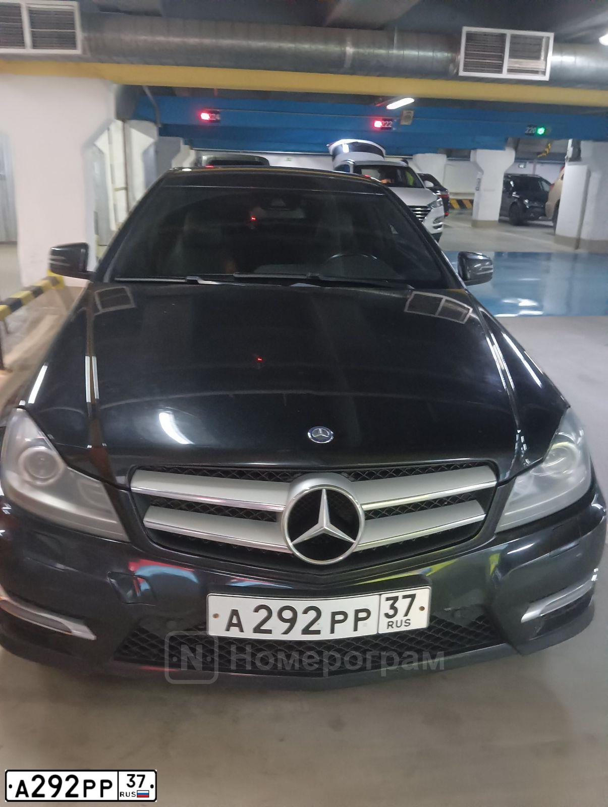 Фото автомобиля MERCEDES C-KLASSE, 2013 — госномер А292РР37. Цвет: ЧЕРНЫЙ