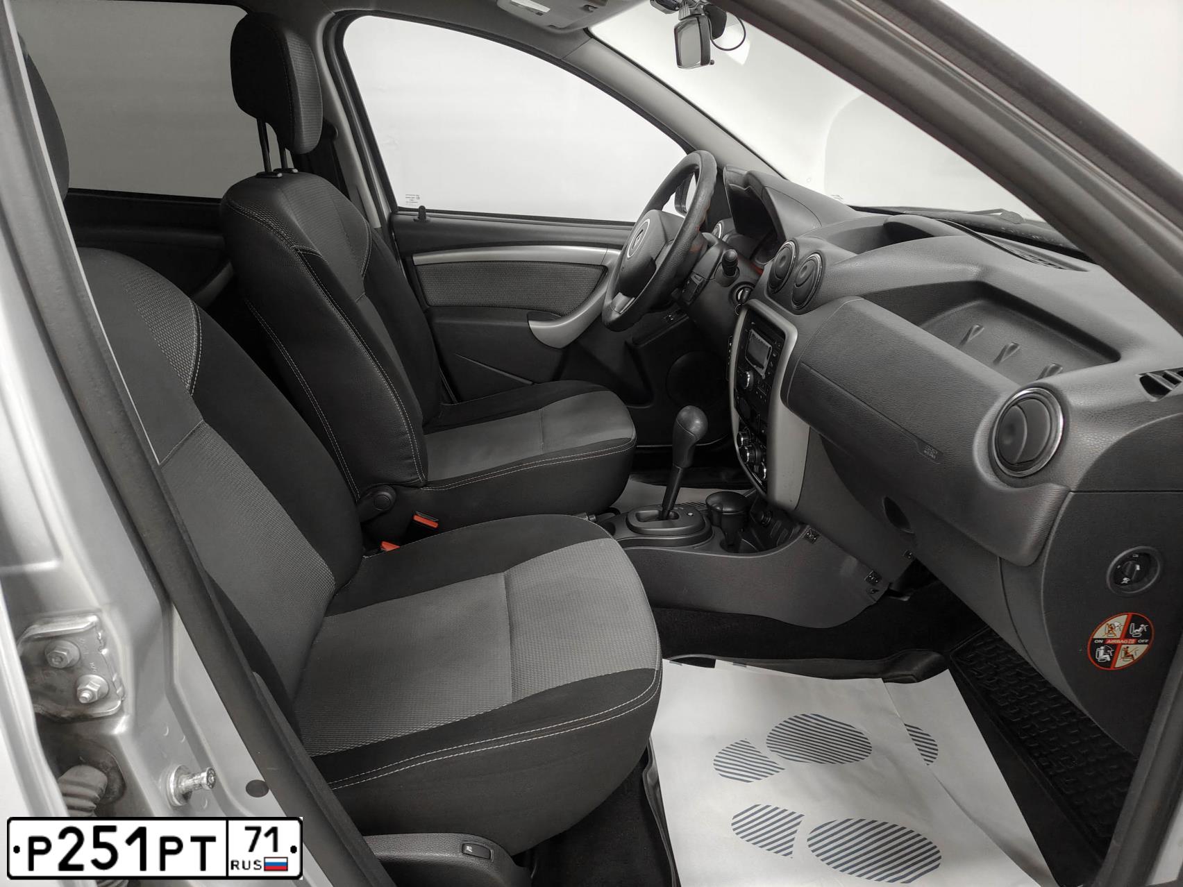 Фото автомобиля RENAULT DUSTER, 2014 — госномер Р251РТ71. Цвет: СВЕТЛО-СЕРЫЙ