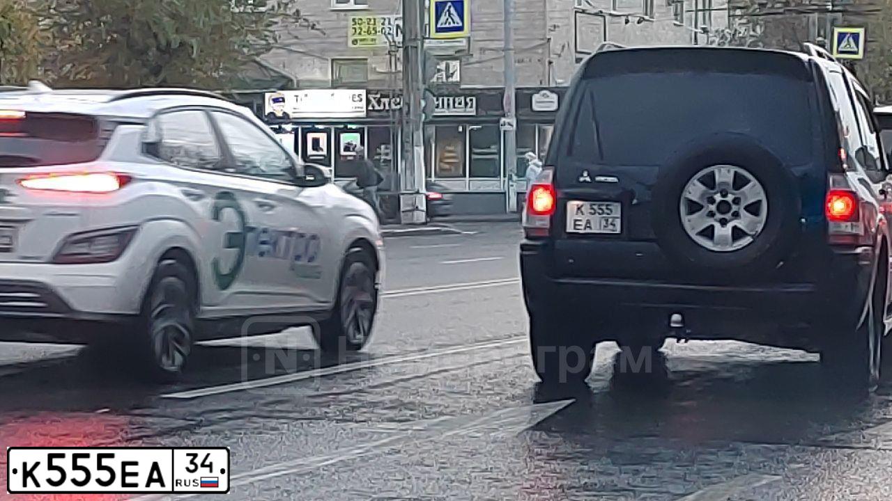 Фото автомобиля TOYOTA CAMRY, 2006 — госномер Х121НА31. Цвет: ЧЕРНЫЙ