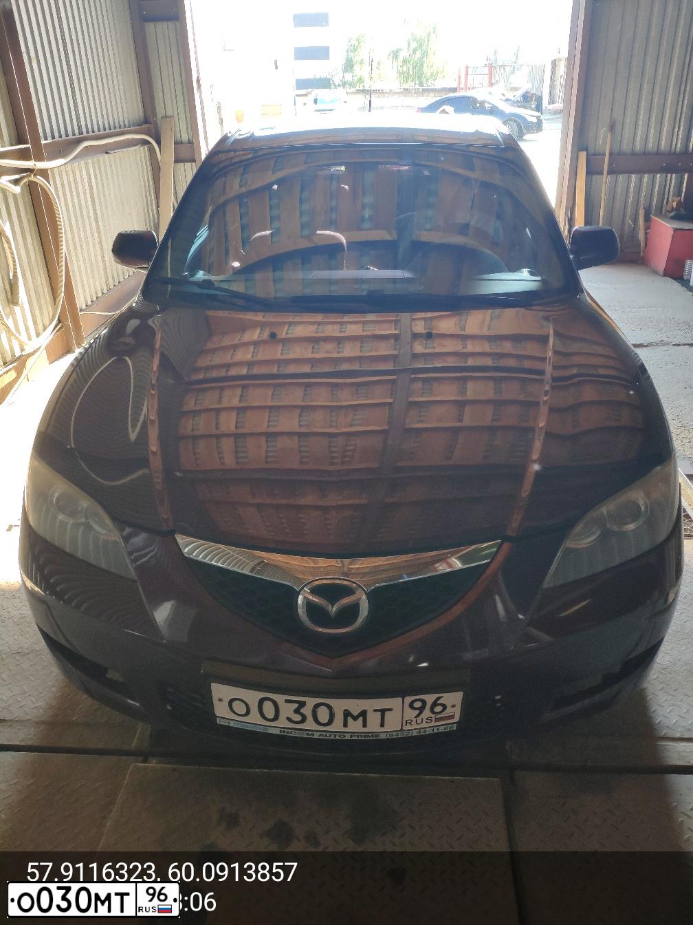 Фото автомобиля MAZDA 3, 2005 — госномер О030МТ96. Цвет: ЧЕРНЫЙ