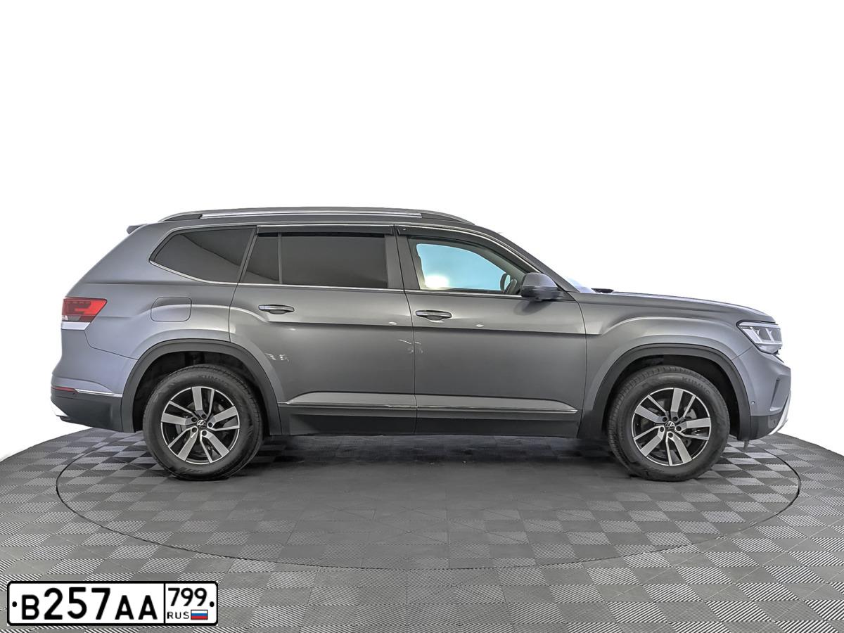 Фото автомобиля VOLKSWAGEN TERAMONT, 2021 — госномер В257АА799. Цвет: СЕРЫЙ