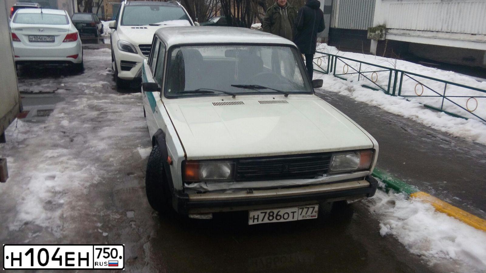 Фото автомобиля HYUNDAI SANTA FE, 2007 — госномер Т084КР790. Цвет: СЕРЫЙ