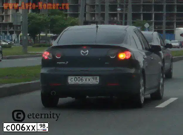Фото автомобиля MAZDA 3, 2008 — госномер С006ХХ98. Цвет: СЕРЫЙ