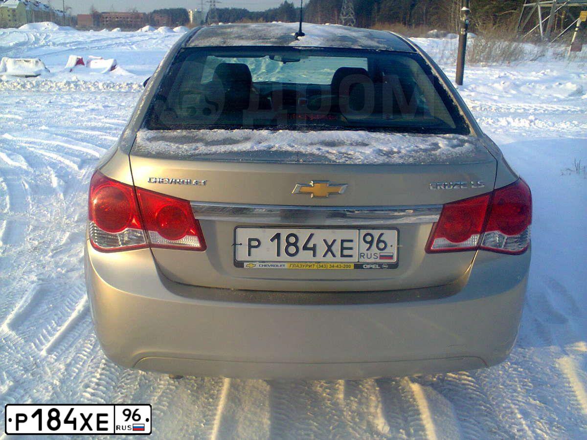 Фото автомобиля CHEVROLET CRUZE, 2010 — госномер Е326КТ51. Цвет: БЕЖЕВЫЙ