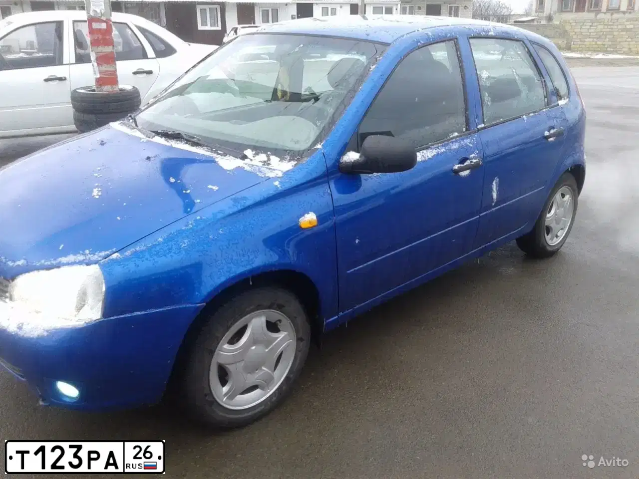 Фото автомобиля LADA KALINA, 2007 — госномер В390ММ07. Цвет: ЯРКО-СИНИЙ