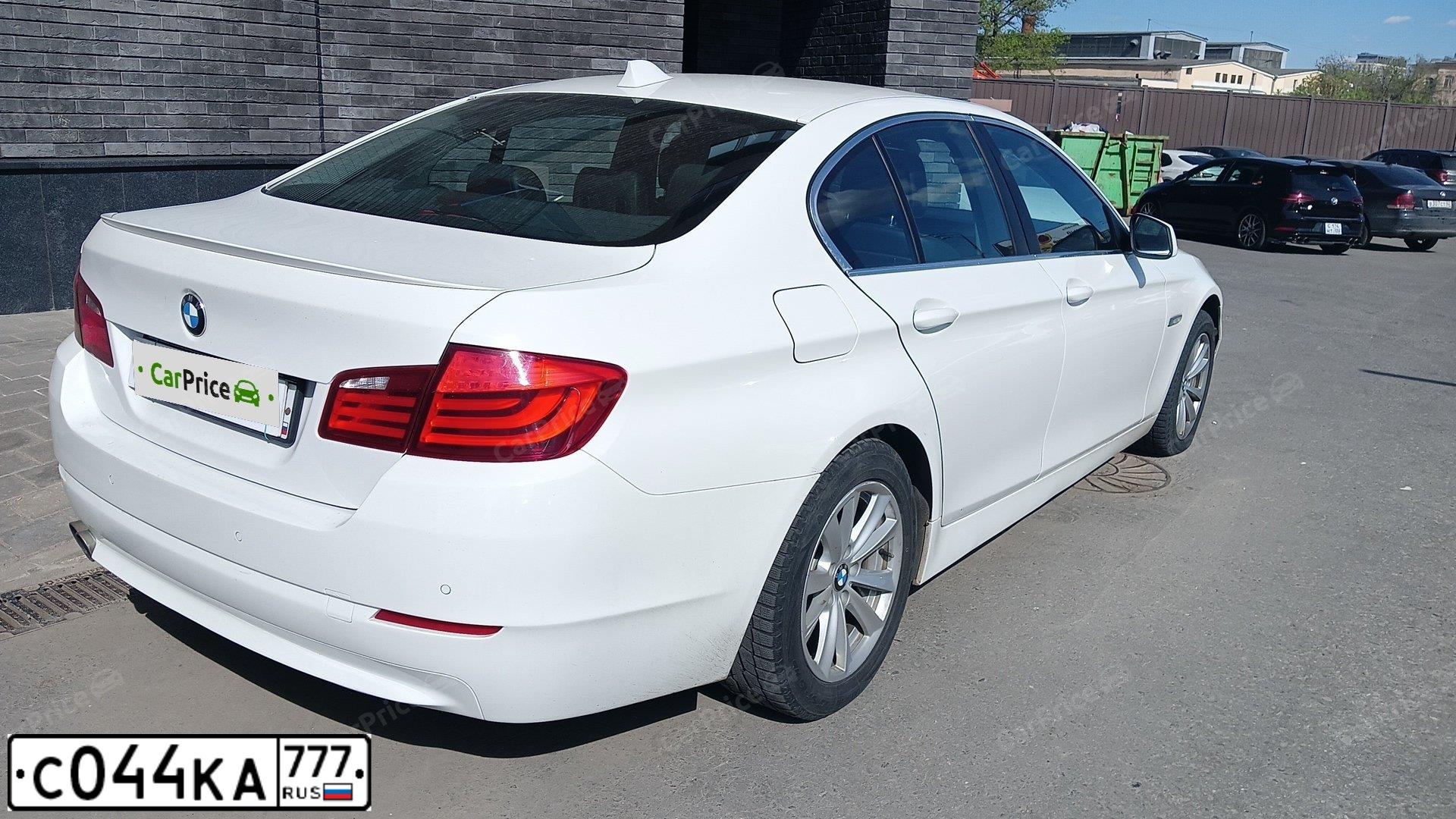 Фото автомобиля BMW SERIE 5, 2010 — госномер С044КА777. Цвет: БЕЛЫЙ