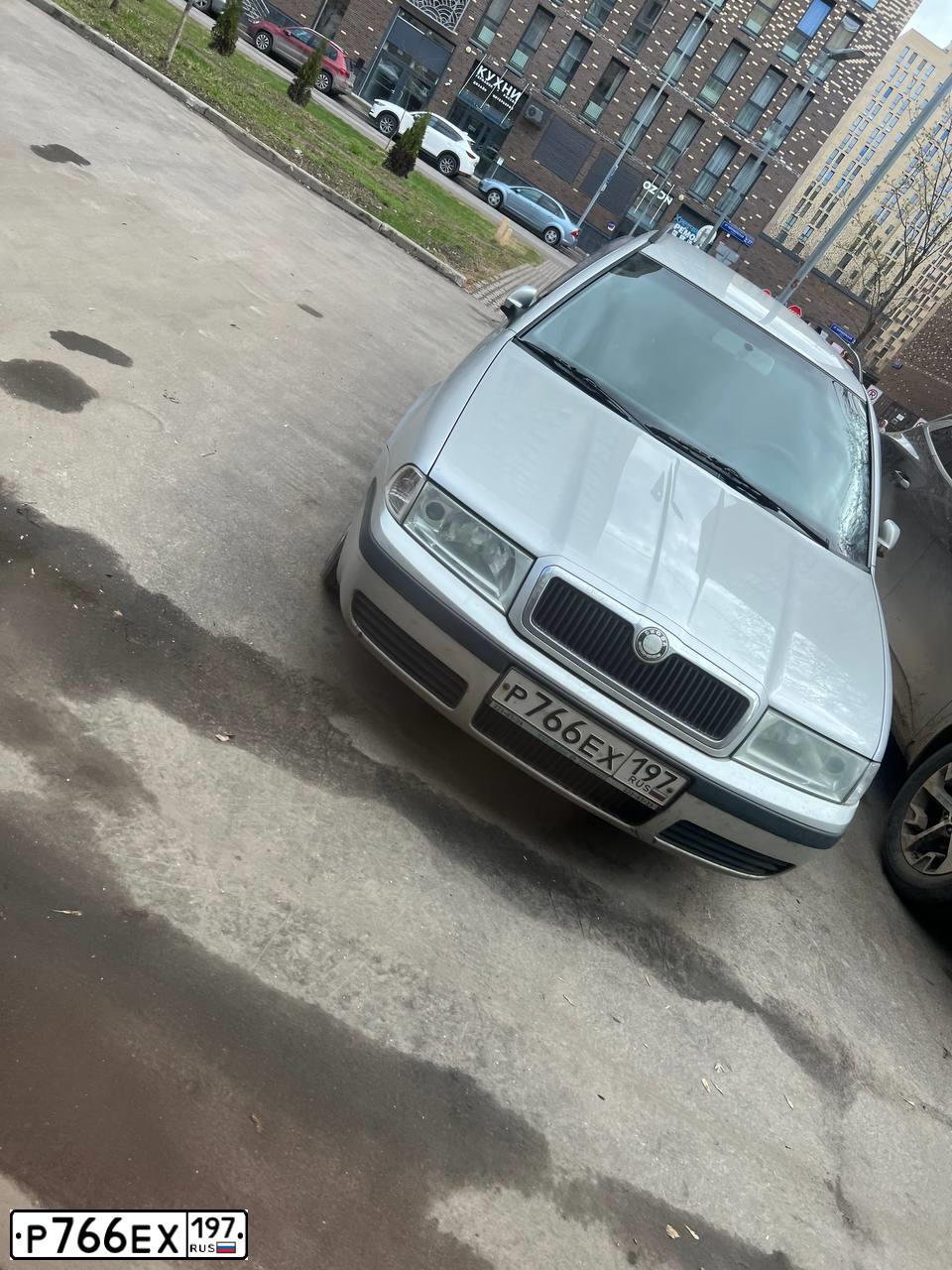Фото автомобиля SKODA OCTAVIA, 2007 — госномер Т044ХХ177. Цвет: СЕРЫЙ