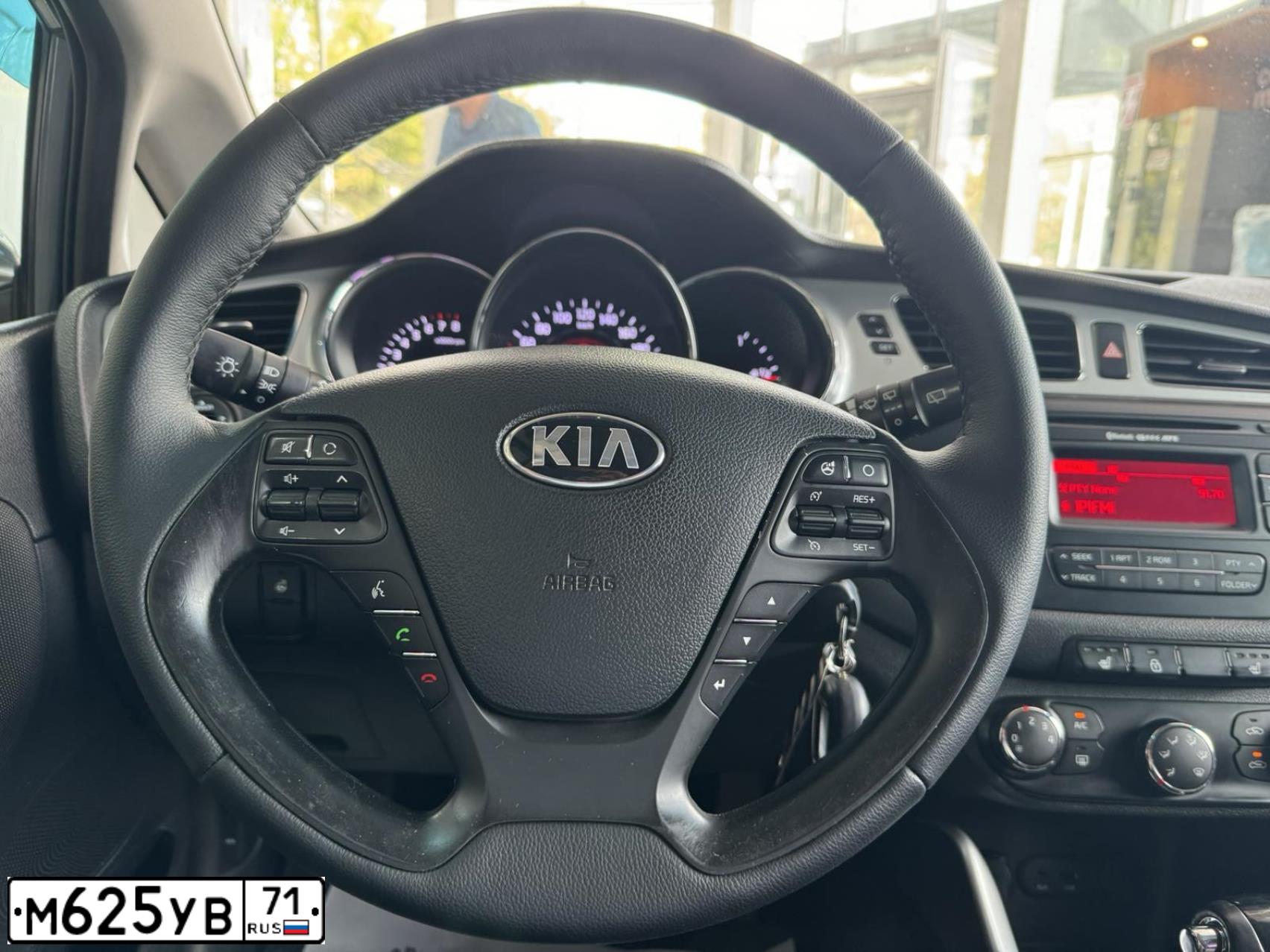 Фото автомобиля KIA CEED, 2012 — госномер К498КО977