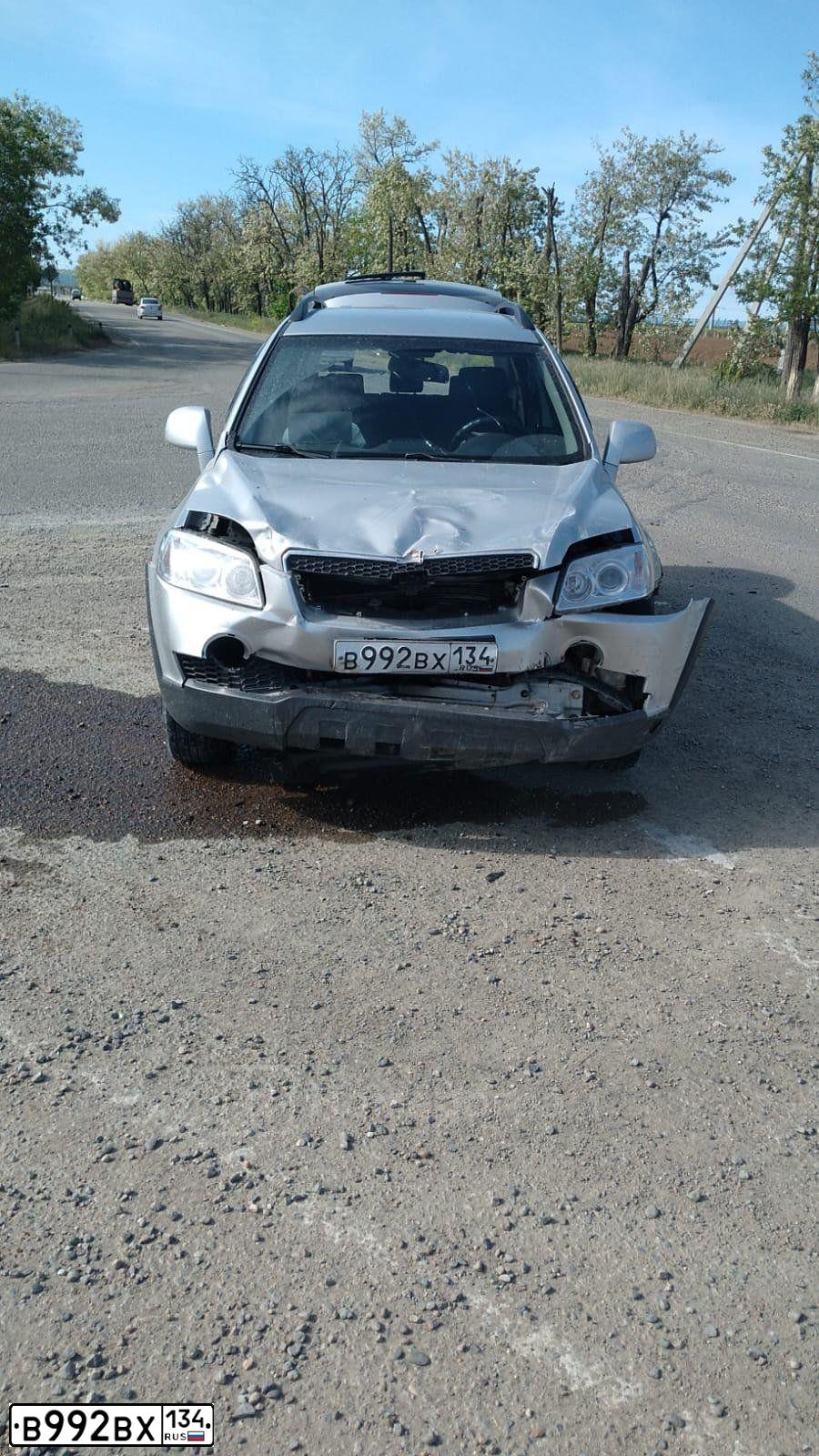 Фото автомобиля CHEVROLET CAPTIVA, 2008 — госномер В992ВХ134. Цвет: Серебристый